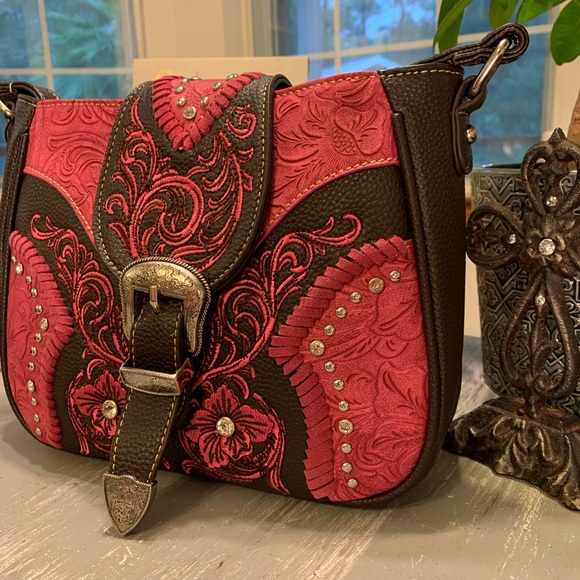 Montana West pink dark brown buckle and rhinestone crossbody NWT - Picture 13 of 16